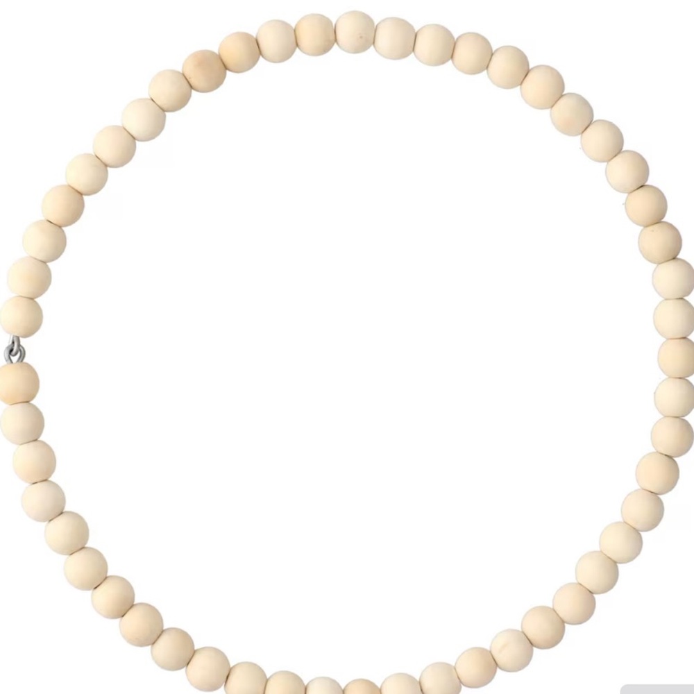 Elegant Cream Beaded wreath